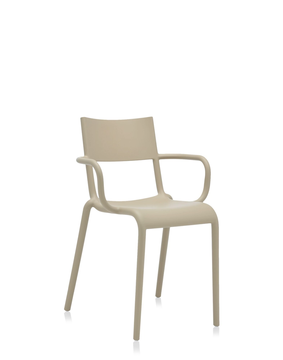 Kartell Generic a (2 sedie) Philippe Starck Presa