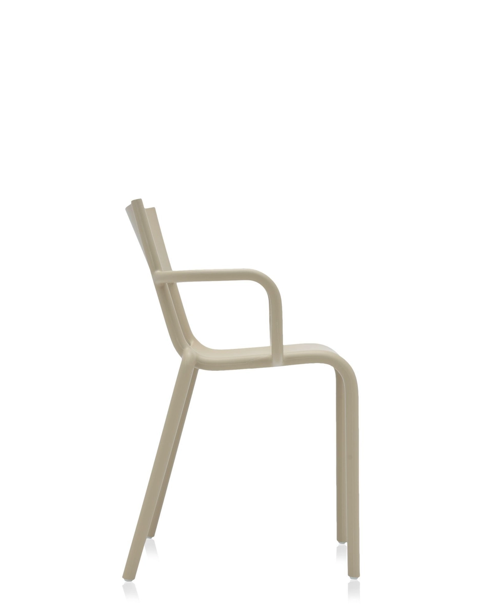 Kartell Generic a (2 sedie) Philippe Starck Presa