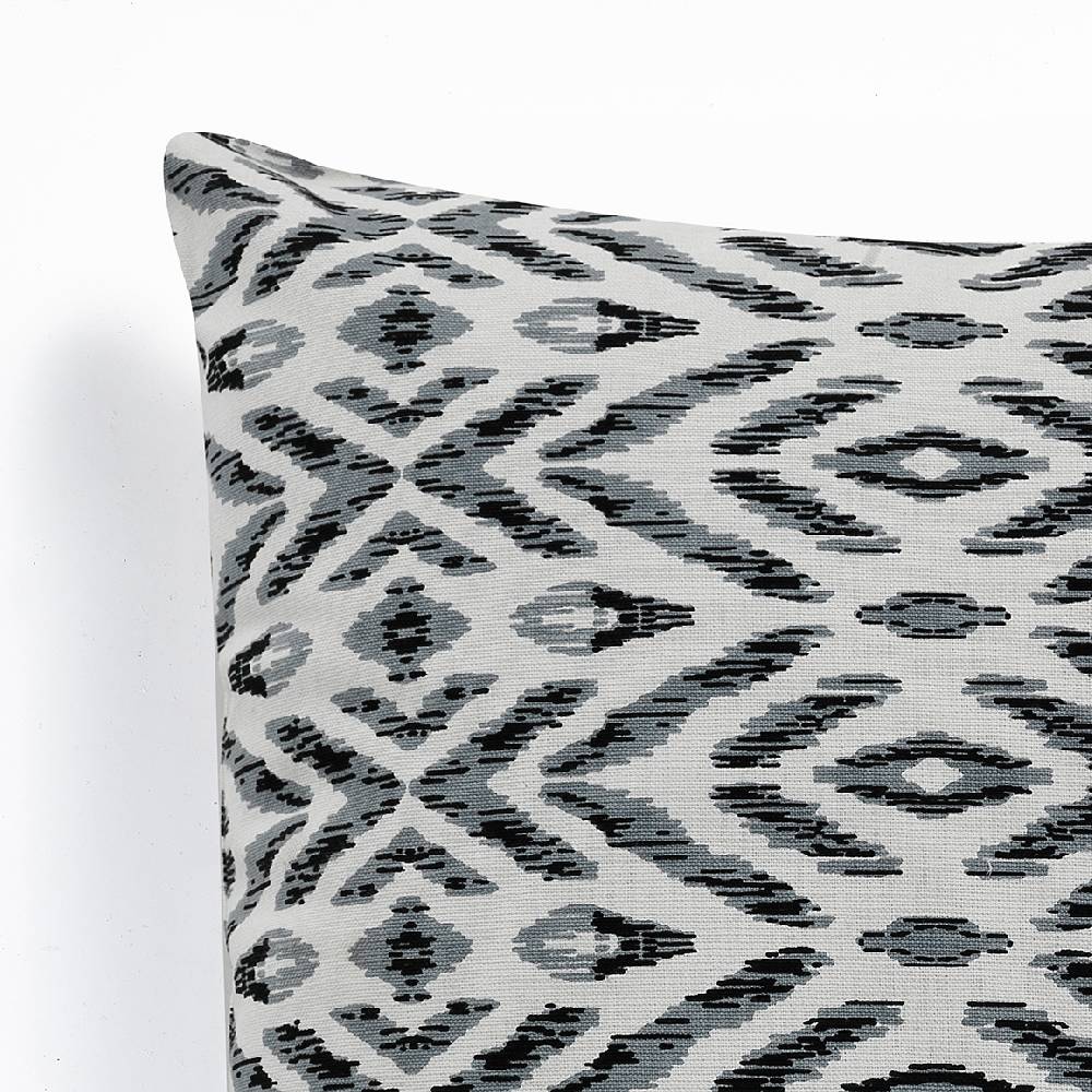 Oresteluchetta Cuscino IKAT B&W Qualità Garantita