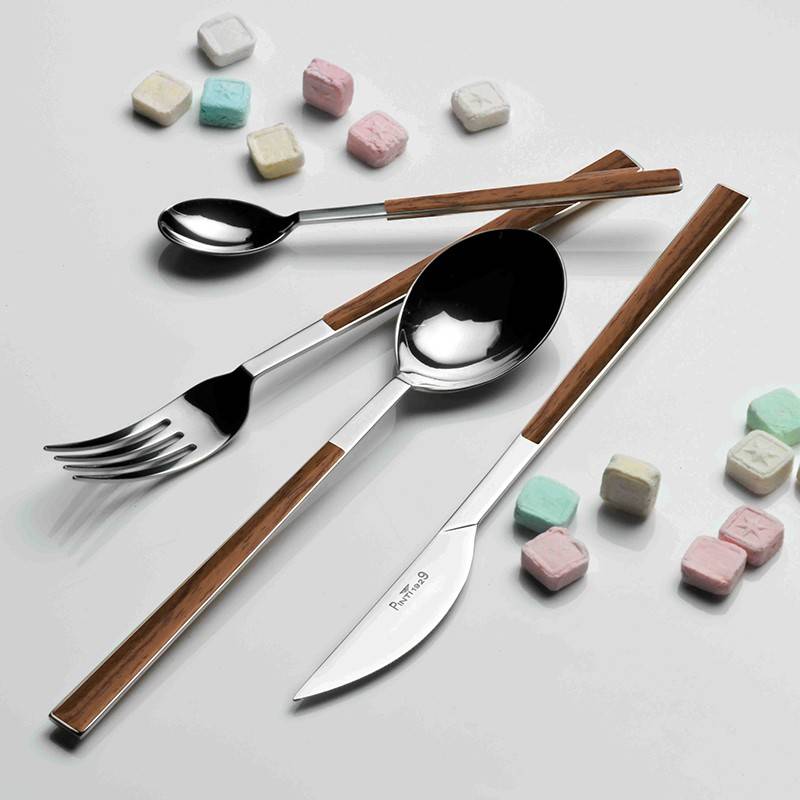 Pintinox Sushi Queen » set 24 posate da tavola in acciaio lucido con manico mogano Offerte