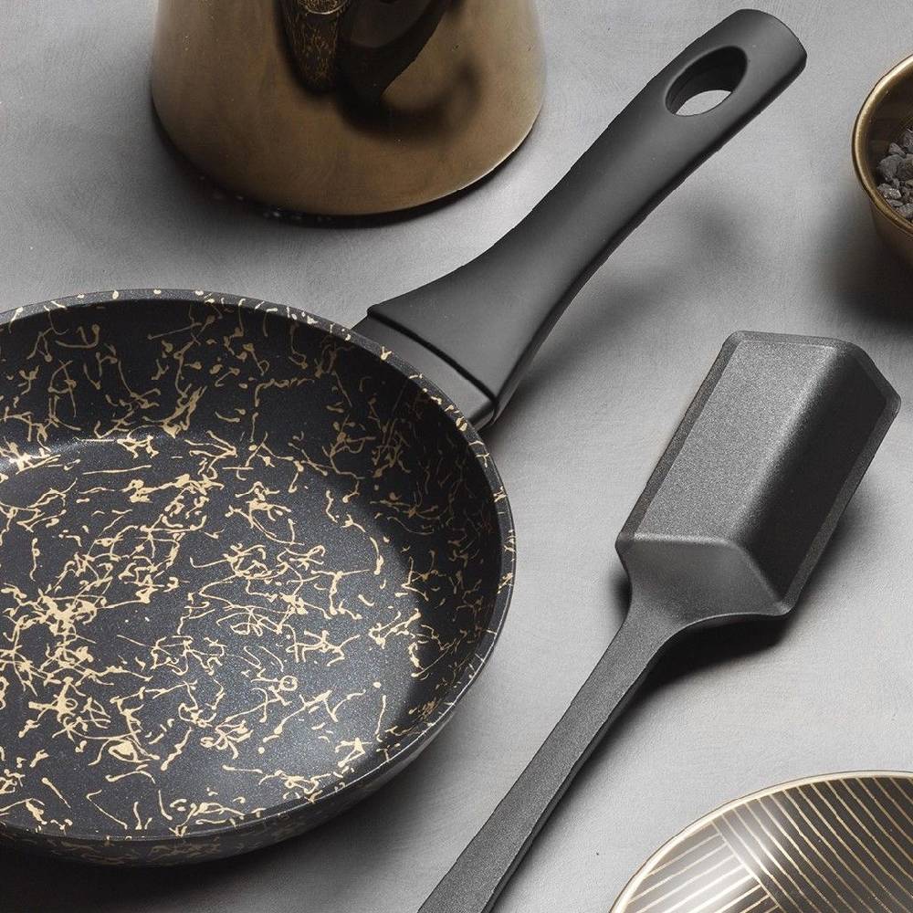Pintinox Stardust » Padella in alluminio con rivestimento interno antiaderente Offerta