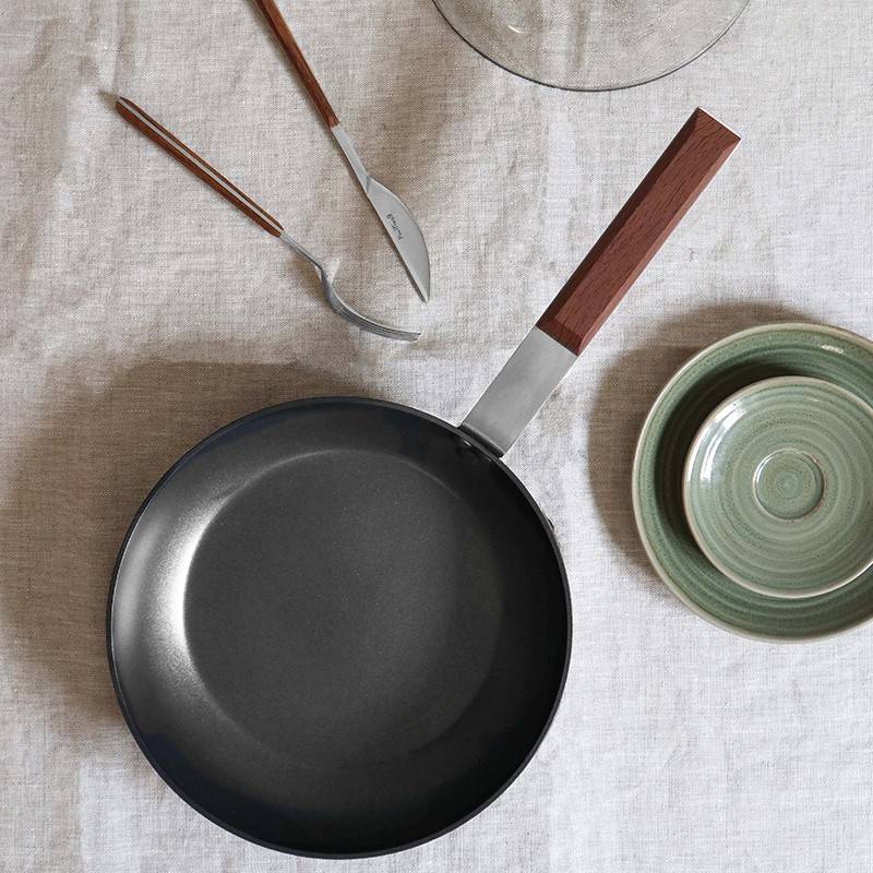 Pintinox Sushi » Padelle in alluminio forgiato con manico effetto mogano Online