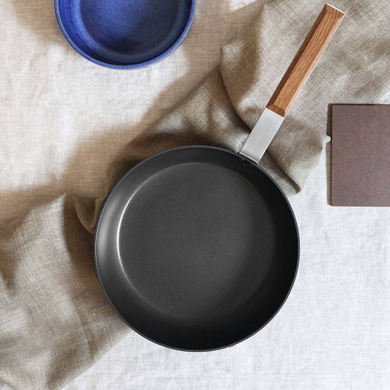 Pintinox Sushi » Padelle in alluminio forgiato con manico effetto teak Outlet