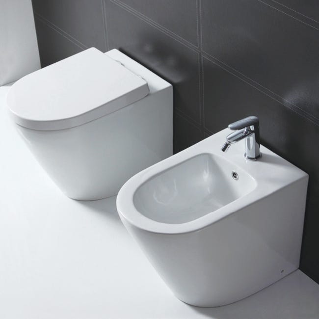 Leroymerlin Coppia sanitari filomuro scarico a parete SENSEA compacta bianco WC: P 55 x L 36 x H 39.5 cm bidet: P 55 x L 37 x H 40 cm