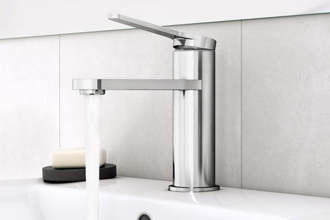 Leroymerlin Rubinetto per lavabo a canna media Essential cromato lucido SENSEA H 15.05 cm