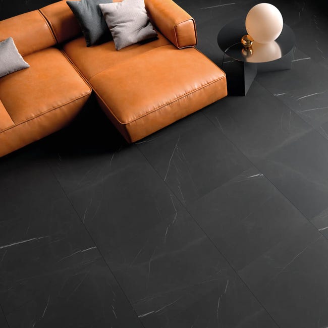 Leroymerlin Piastrella da pavimento interno rettificato Murano in gres porcellanato opaco nero 60 x 60cm Sp. 9 mm traffico intenso (pei 4/5) R9 Nuovo