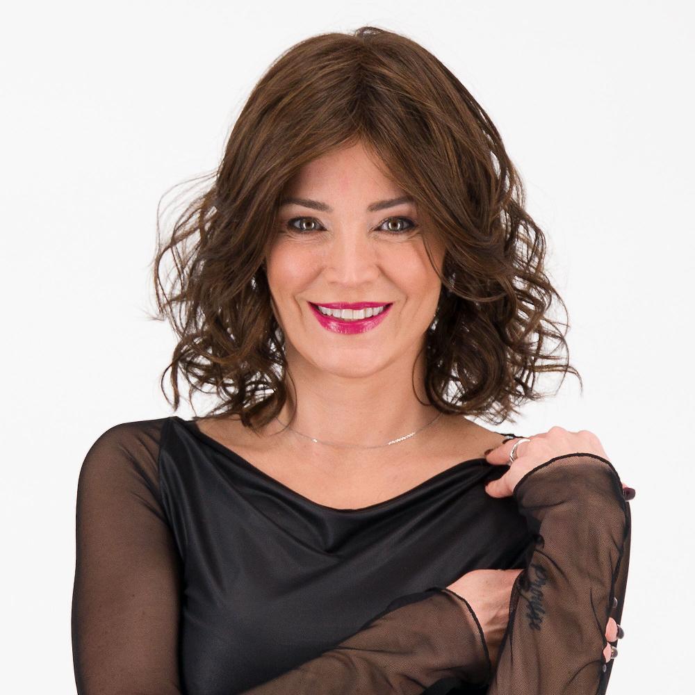 QVC HairDo Parrucca media Lavishly Waved Curl con ciuffo laterale In Vendita