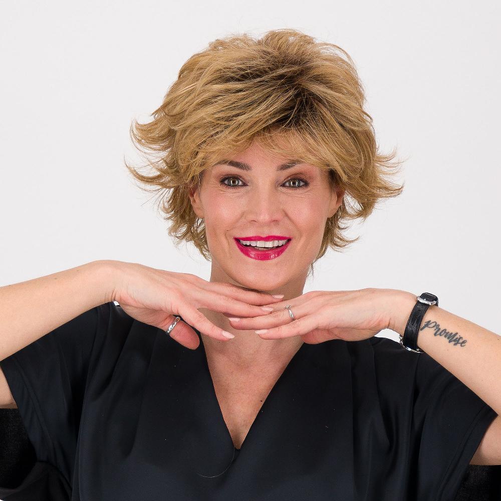 QVC HairDo Parrucca corta Texured Flip taglio sbarazzino Promozione temporanea