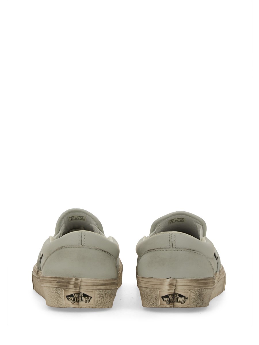 VANS SNEAKER SLIP-ON Lightning offer