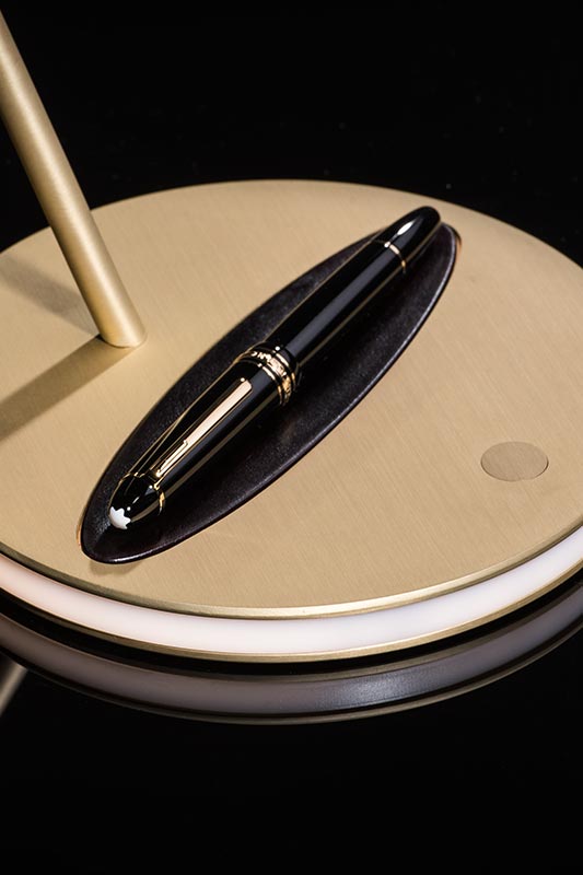 Slamp Lampada Design Overlay table In Linea