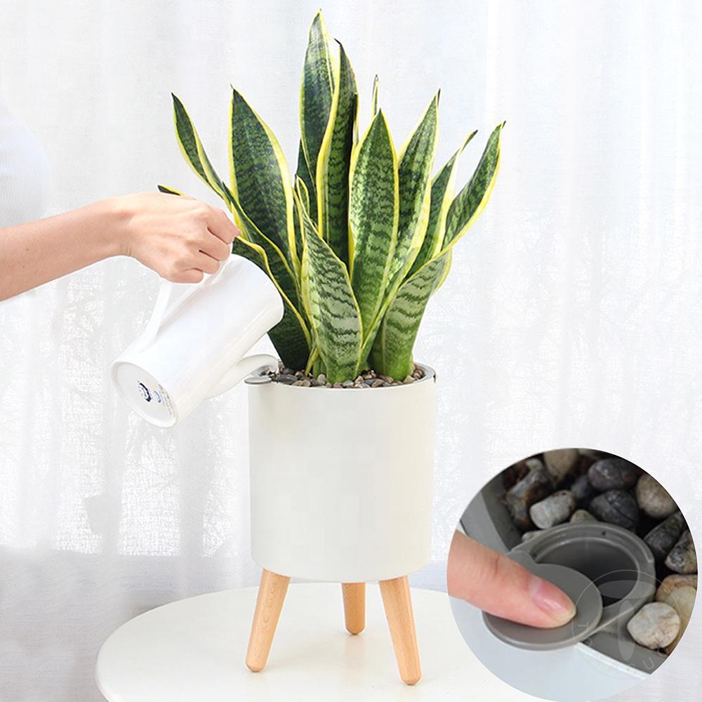 Tomasucci Vaso autoinnaffiante per esterno / interno CALLA - D Negozio online di fabbrica