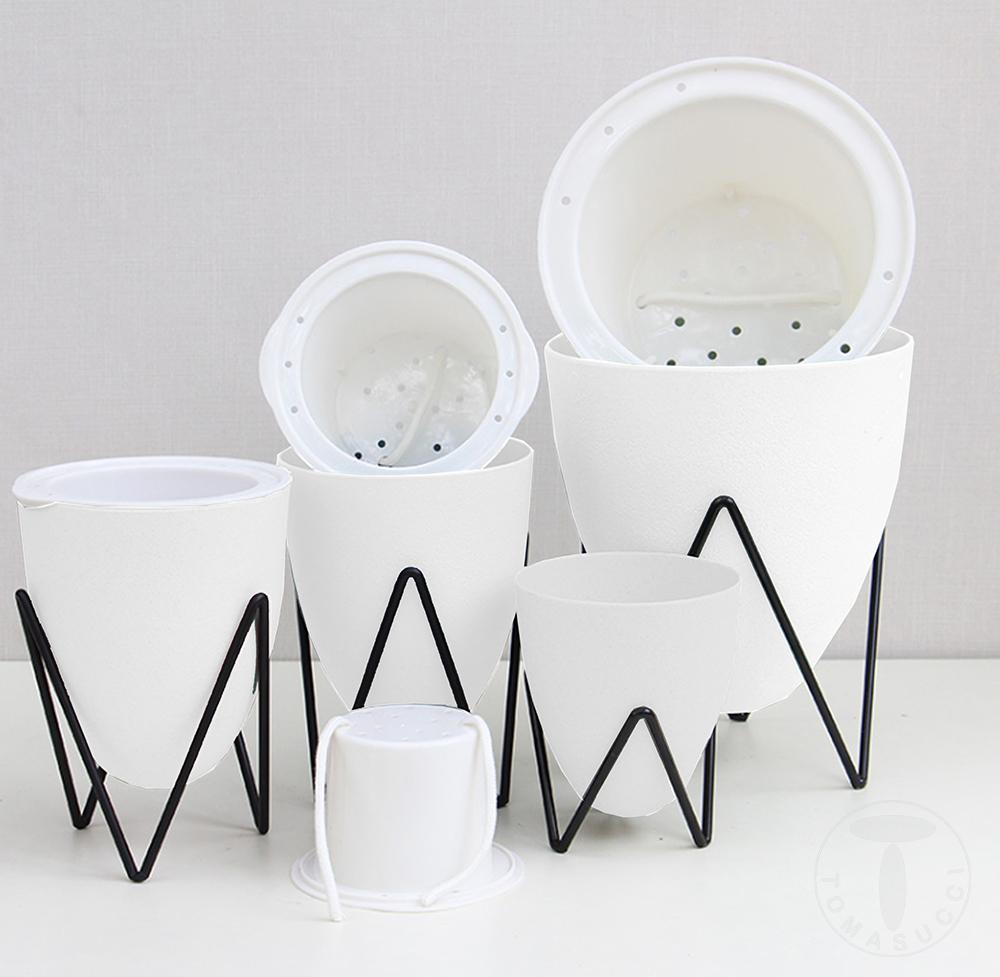 Tomasucci Vaso autoinnaffiante per esterno / interno POPPY MEDIUM Offerta esclusiva
