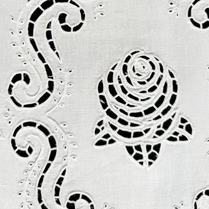 Zenoni & ColombiTenda ricamata a mano in misto Lino Made in Italy variante Mary's Rose Vendita Calda