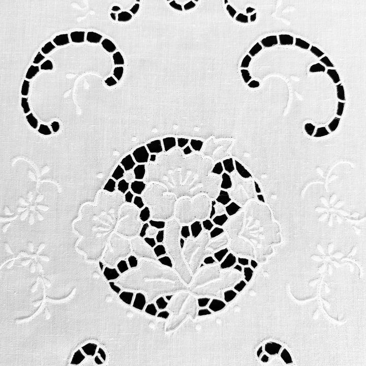 Zenoni & ColombiCoppia di Tende ricamate a mano in misto Lino Made in Italy variante Belle Epoque 2025