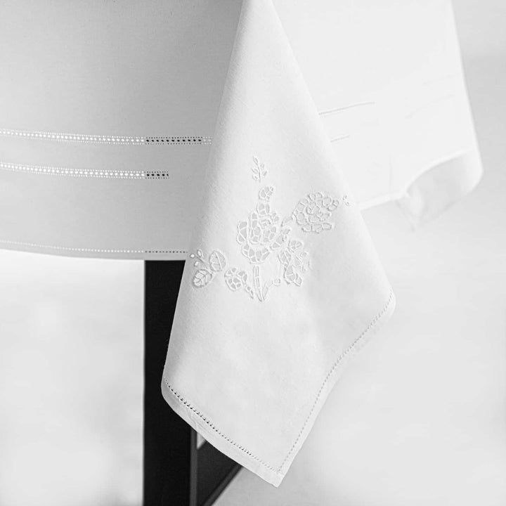 Zenoni & ColombiTovaglia Ricamata Le Roses Fino Al -60%