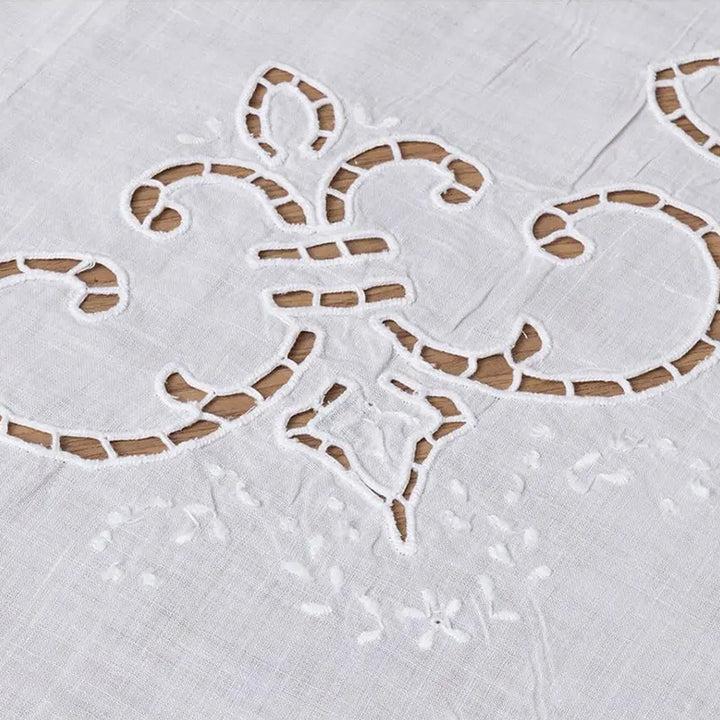 Zenoni & ColombiCentrotavola ricamato a mano in misto Lino e Cotone Made in Italy variante Toscano Italia