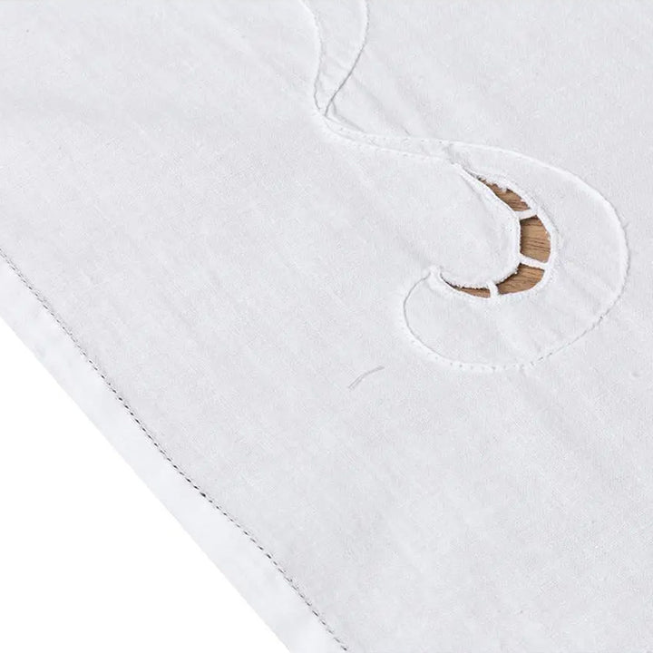 Zenoni & ColombiCentrotavola ricamato a mano in cotone Made in Italy variante Papillon In Linea